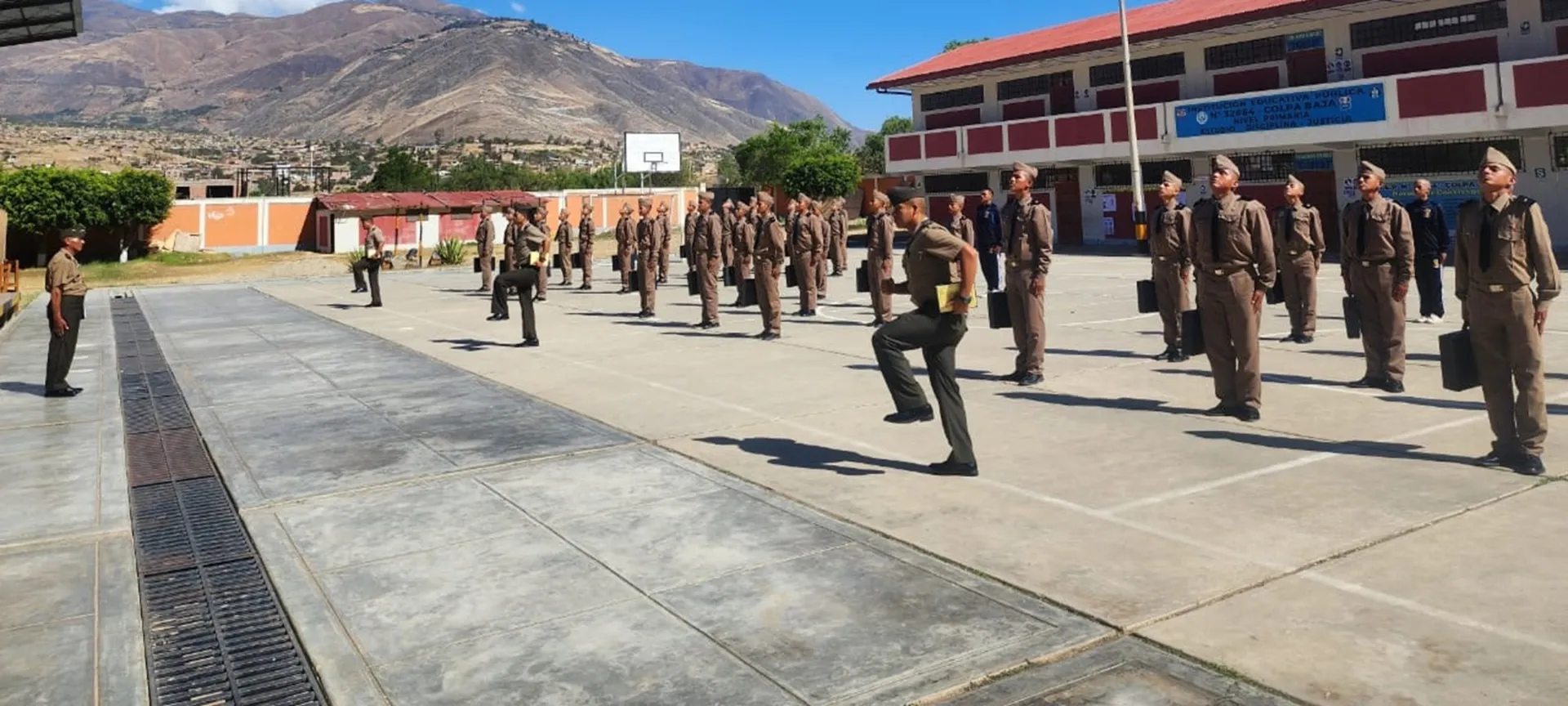 FORMAMOS LIDERES 